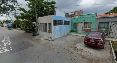 Casa En Venta , Col. Villa Otoch, Cancún, Benito Juárez, Remate Bancario -jmjc88