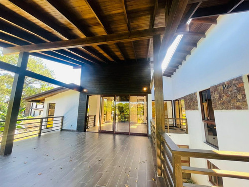 Se Vende Villa En Jarabacoa Republica Dominicana