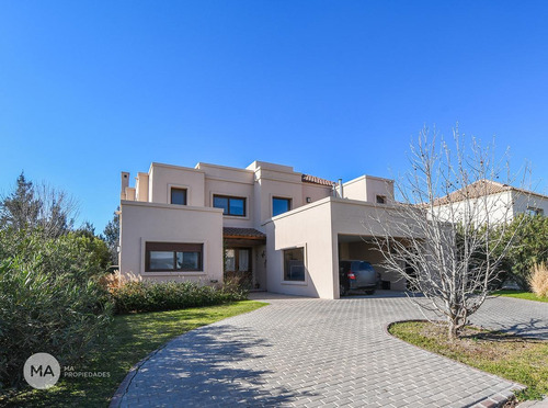 Imagen 2 de 30 de Casa 3 Dormitorios Piscina Jardín Fisherton Rosario