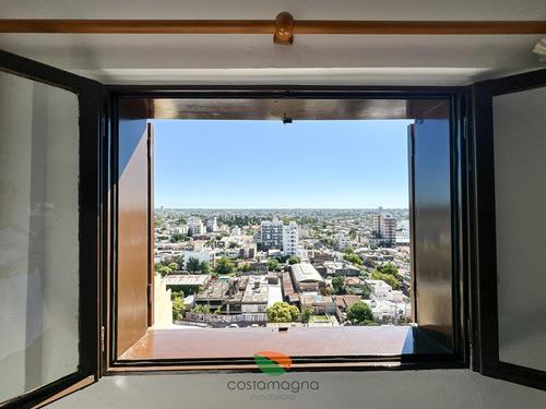 Vista A Las Sierras. Piso Alto. Excelente Estado.