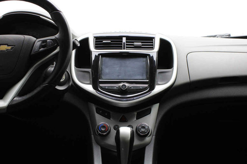 Imagen 15 de 24 de Chevrolet Sonic 2017 4p Premier L4/1.6 Aut