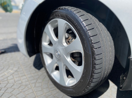 Imagem 11 de 12 de Hyundai Elantra 1.8 Gls 16v 2012
