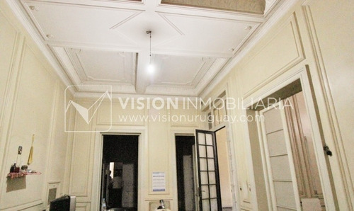 Imagen 26 de 30 de Edificio Palacio Amézaga, Oportunidad De Inversión, A Reciclar Para Sede Corporativa, Oficinas U Otro Destino, 1500 M2 En El Corazón De La Cd. Vieja.