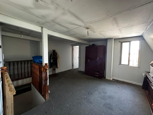 Casa En Venta En Los Ministros, Barrio Las Rosas. Maipú