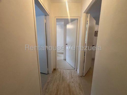 Apartamento En Venta Prados Del Este 25-21644. Jt
