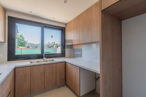 Venta Casa De 3 Dormitorios En Barrio Privado Miradores De La Tahona