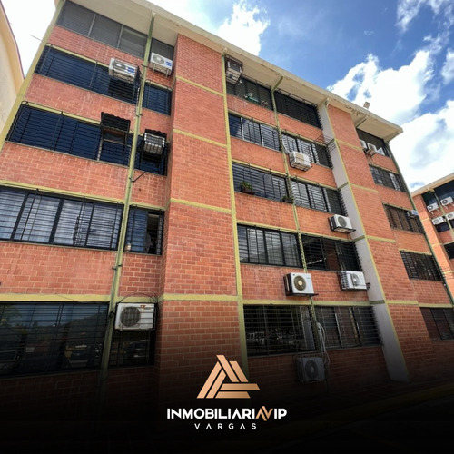 Grupo Inmobiliaria Vip Te Ofrece Apartamento En Venta Ubicada  En La Urbanización La Llanada. Estado La Guaira  Ref 010  -  644