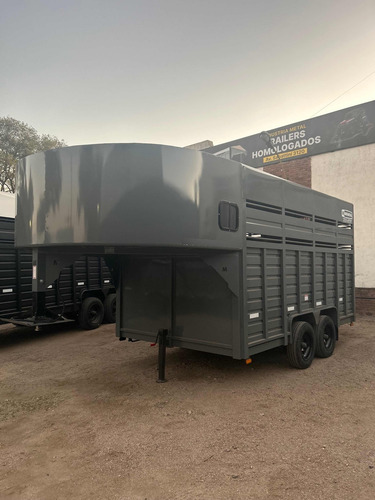 Trailer Semirremolque Caballos C/dormitorio Homologado Lcm