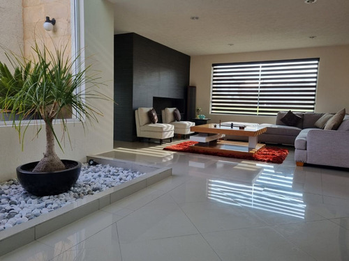 Casa En Venta O Renta En El Mesón, Calimaya 4 Recamaras 520 M2 Construccion