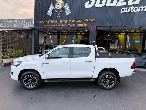 Toyota Picape Cabine Dupla Toyota Hilux Cabine Dupla 2.7 SR CD 4x2 (Flex) (Aut)