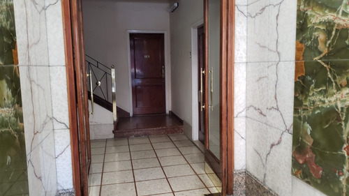Imagen 4 de 26 de 3 Amb Al Frente Con Balcon ! Pisos Parquet !!! A Mts De Rivadavia - Visitelo...