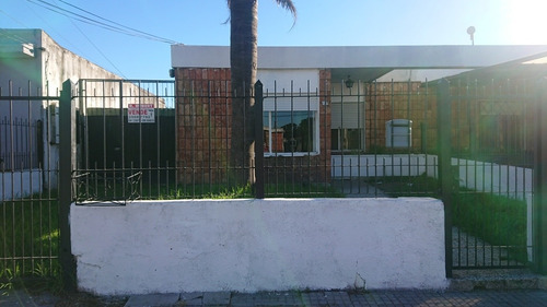 Casa Muy Linda Con Cochera Y Gran Fondo