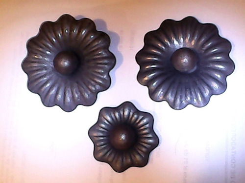 Imagen 2 de 3 de Flores Y Apliques En Hierro Forjado