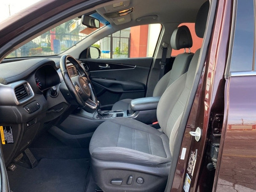 Imagen 3 de 13 de Kia Sorento 2016 4x4 3 Filas Americana