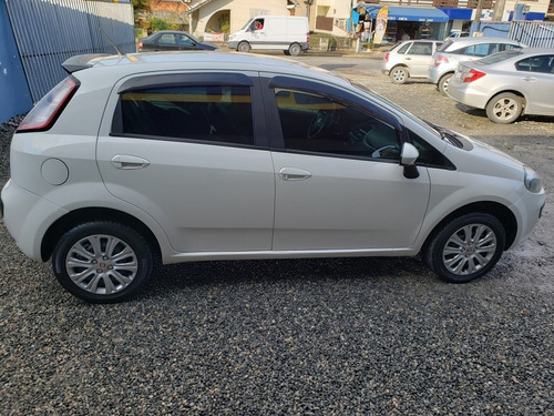 Fiat Punto 2013 1.4 Attractive Flex 5p