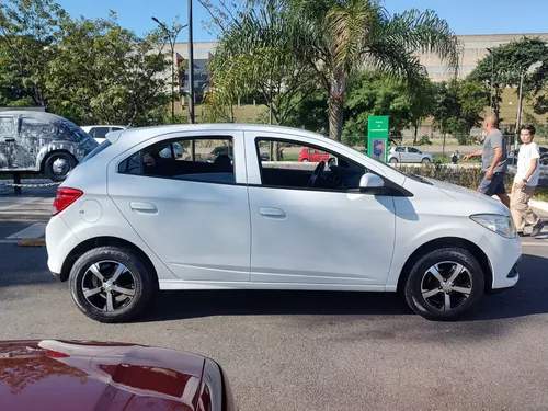 Chevrolet Onix HATCH LT 1.0 8V FlexPower 5p Mecânico