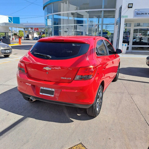 Imagen 5 de 16 de Chevrolet Onix 1.4n N Ltz 2016