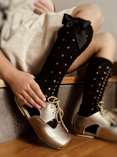 Zapato De Cuero Para Nenas Con Cordones Platino, Brillo Platino 20