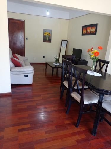 Excelente Casa , Con Renta, 3 Dormitorios, Garajes Y Barbacoas - La Paz