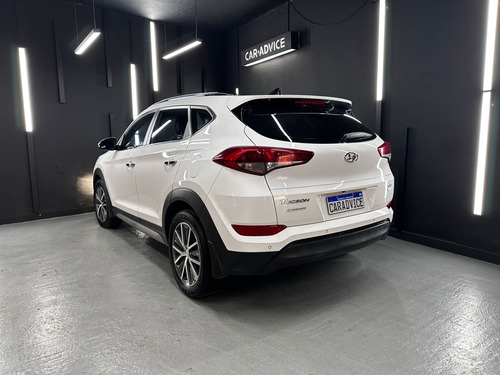 Hyundai Tucson 2.0 4X4 PREMIUM AT L16