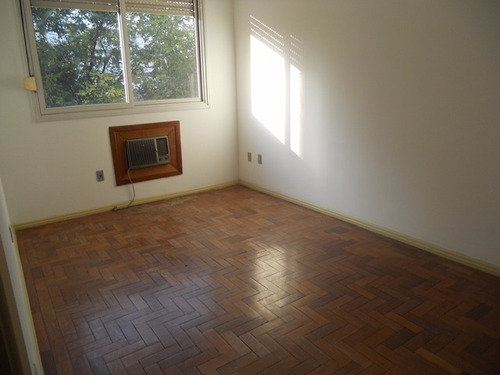 Imagem 2 de 3 de Apartamento Amplo No Bairro Menino Deus - 763
