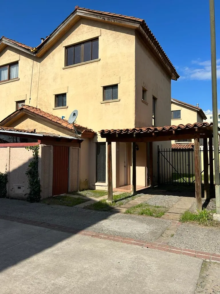 Imagen 1 de 17 de Casa De 3 Pisos Costado Jumbo Y Easy, Colegios Cercanos