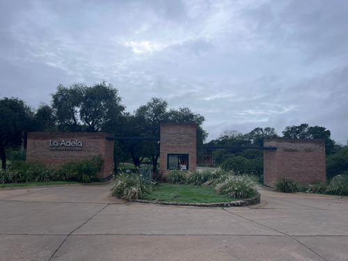 Se Vende Lote En Bº Cerrado La Adela Unquillo 