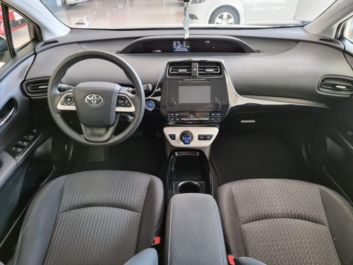 Imagen 9 de 13 de Toyota Prius 2017 Base Hybrid