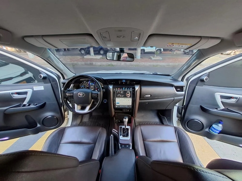 Toyota Fortuner 2.7L 4X2 At