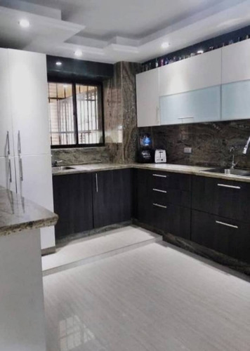 Apartamento En Venta Urb. El Toro Las Delicias Maracay. 1742 Inmobiliaria Maggi.