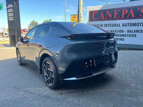 lynk & co 02 0.0 Halo Ev (66 Kwh) Fwd 7Dct