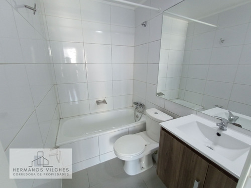 Dpto. 2 Dorm / 2 Baños / 1 Est. Metro San Alberto Hurtado L1