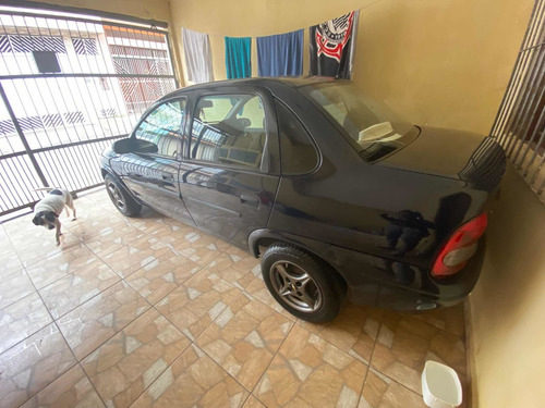 Imagem 5 de 14 de Chevrolet Corsa Classic 2005 1.0 Life 4p Gasolina