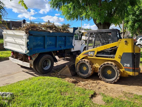 Imagen 3 de 8 de Limpieza De Terrenos,alquiler Maquina,trabajos Bobcat,retiro