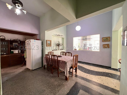 Casa En Venta, Urb. Bermudez, Maracay 24-28808 Wjo