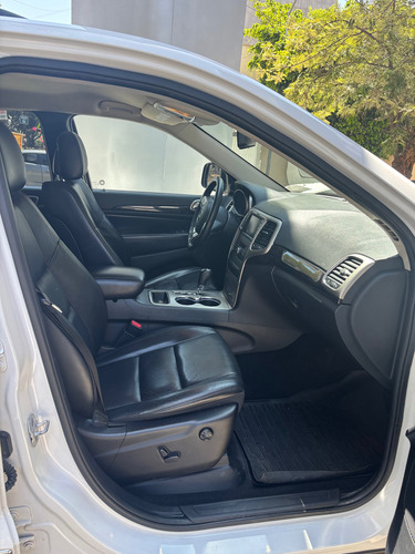 Jeep Grand Cherokee Laredo V6 Lujo 4x2 At