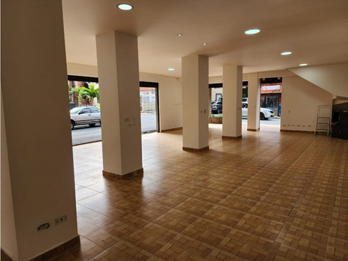 Se Arrienda Local Comercial En Santa Lucia, Medellin