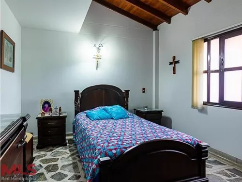 Casa Tranquila En Excelente Sector.(mls#235167)