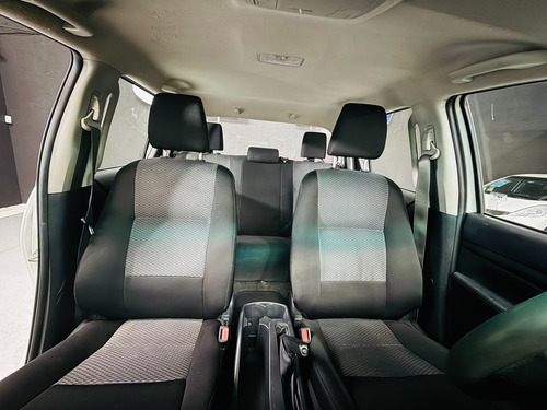 Toyota Hilux 2.8 Tdi Cabina Doble Mt
