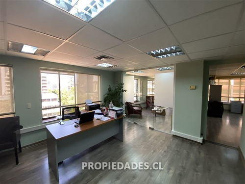 Oficina En Venta De 4 Privados En Las Condes