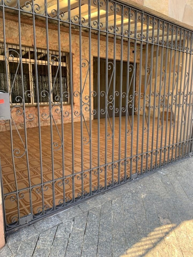 Imagem 1 de 15 de Sobrado Bairro Pauliceia- Sbc - Mv6317