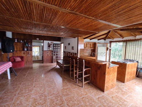 Casa Con Terreno En Venta En La Colonia Tovar. Ljsa 25-13565