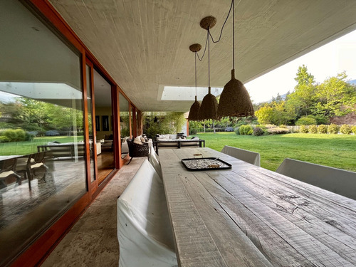 Gran Casa Estilo Mediterránea Excelente Ubicación