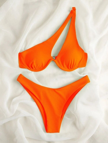 Bikini Naranja Con Barilla 