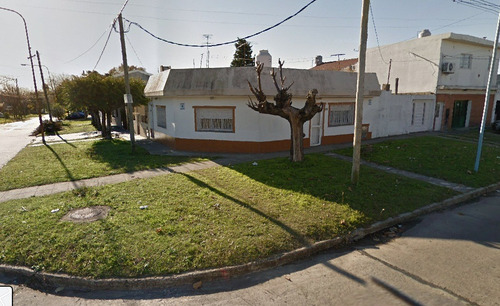 Casa En Venta En Quilmes, Apta Credito. Buena Ubicacion