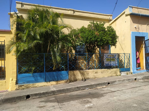 Casa En Venta En La Urb San Blas Para Uso Comercial 