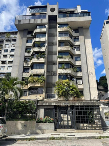 Bello Apartamento Dúplex En Venta Los Chaguaramos Caracas 23-3521