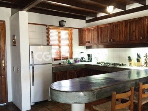 Cgi + Luxury Ofrece En Alquiler Vacacional Villa Retiro