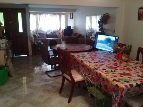 Se Renta Casa En Cuajimalpa A 5 Mins De Santa Fe Y 15 De Cuajimalpa Centro, A Dos Cuadras De Carretera Mx Toluca