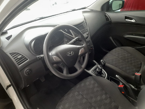 Imagem 5 de 8 de Hyundai Hb20 1.6 Comfort Plus 16v Flex 4p Manual